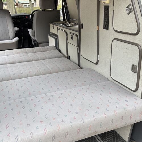 Reimo Lucky VW Transporter T4 Camper Van 2000(V)reg 4 Berth 2.5TDi SWB