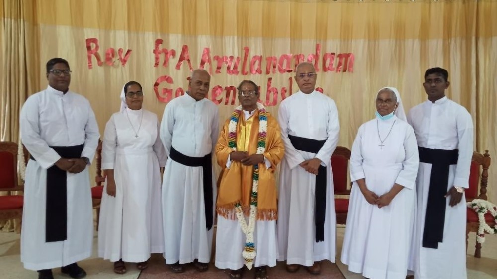 குருத்துவத்தில் பொன்விழாவைக் கொண்டாடும் அருட்திரு அருளானந்தம் அடிகள்