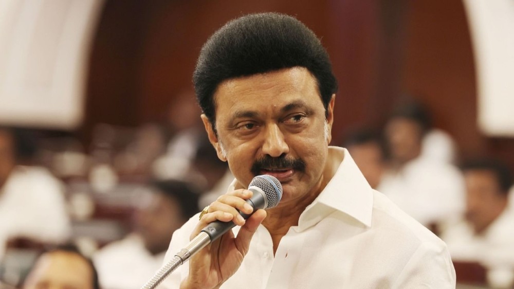 நாம் அத்தியாவசியப் பொருட்கள் அனுப்ப உள்ளோம். நன்கொடையையும் வரவேற்கின்றோம்