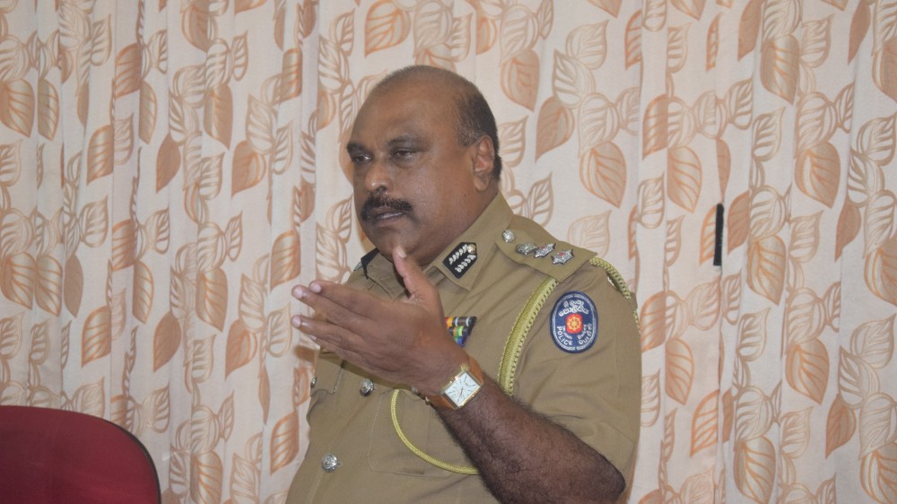 எரிபொருட்களின் விலை கட்டுப்பாட்டு விலையில்லையேல் சட்டம் தண்டிக்கும்