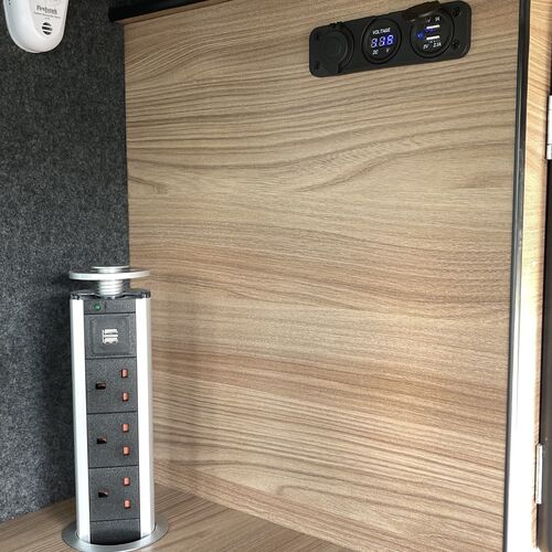 2010 (60)reg Renault Trafic 2.0 DCi 115 Hi Top Camper Van 4 Berth Sat Nav 6 Spd