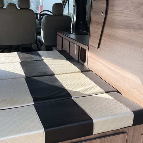 2010 (60)reg Renault Trafic 2.0 DCi 115 Hi Top Camper Van 4 Berth Sat Nav 6 Spd