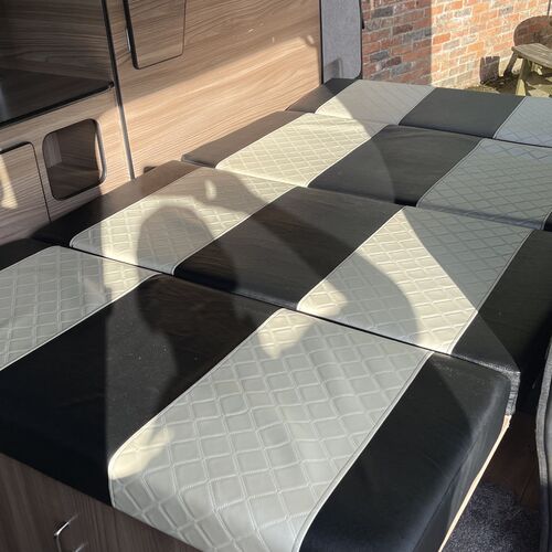 2010 (60)reg Renault Trafic 2.0 DCi 115 Hi Top Camper Van 4 Berth Sat Nav 6 Spd