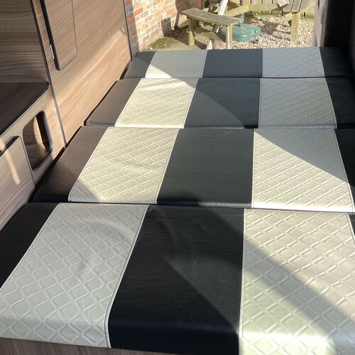 2010 (60)reg Renault Trafic 2.0 DCi 115 Hi Top Camper Van 4 Berth Sat Nav 6 Spd