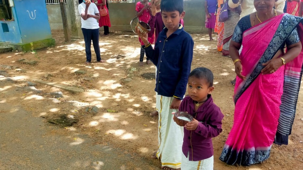 முள்ளிவாய்க்கால் நினைவு கஞ்சி கிளிநொச்சி கண்ணன் கோவிலில் வழங்கப்பட்டது