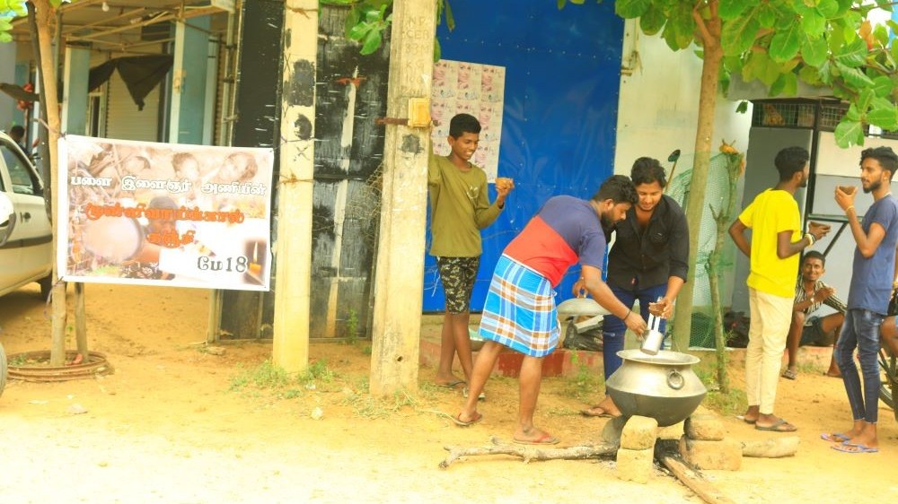 பளை இளைஞர் அணியினரால் முள்ளிவாய்க்கால் நினைவு கஞ்சி!