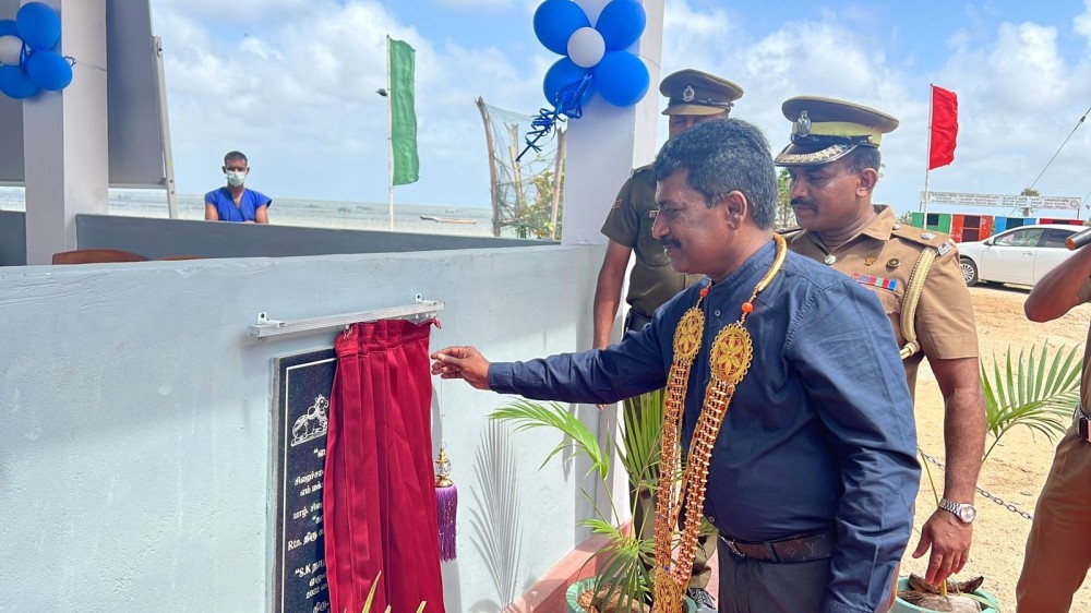 தளிர்க்கும் மனிதநேயம்