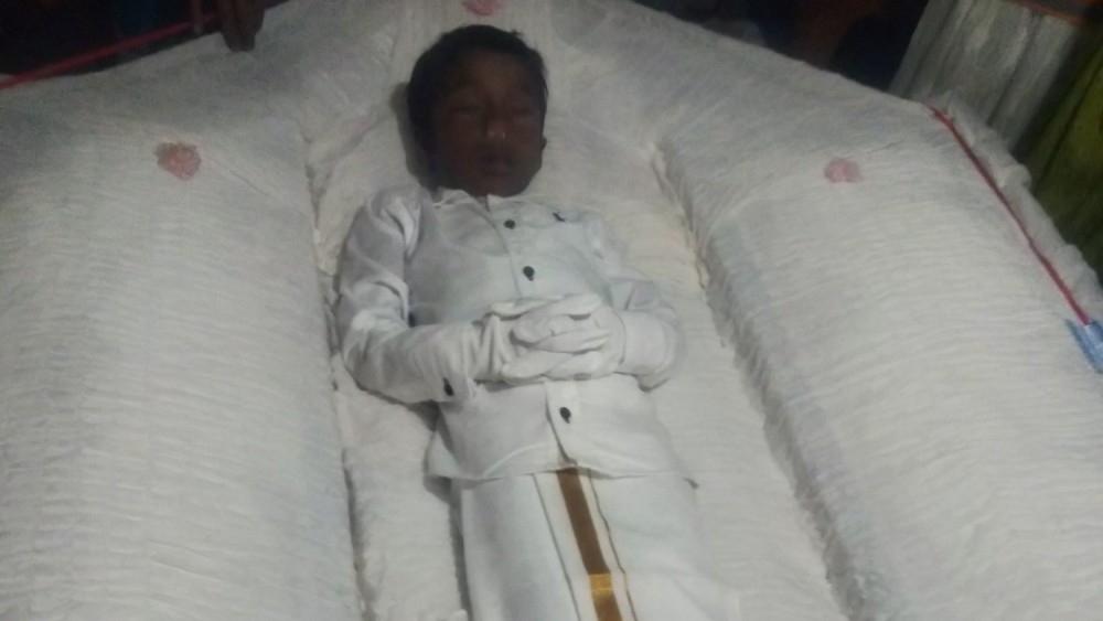 பரிதாபமாக மரணித்த  8 வயதுச் சிறுவன்