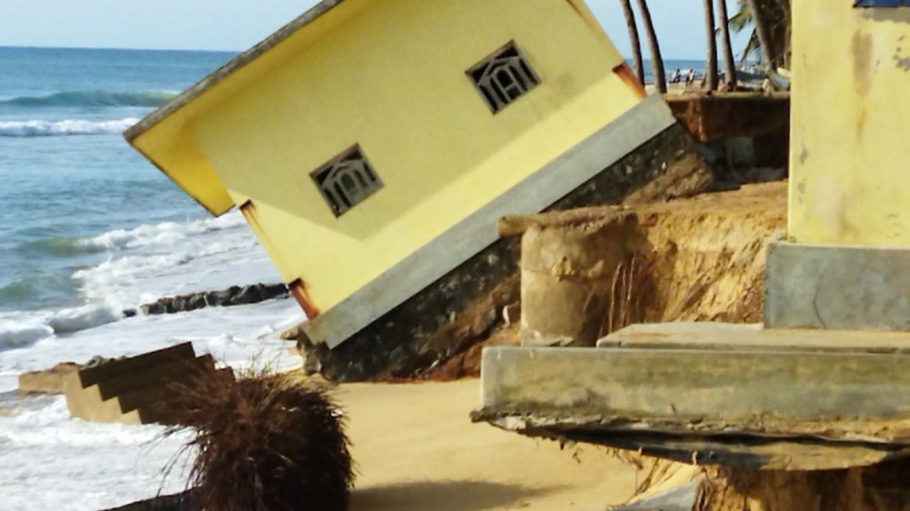 கடலரிப்பின் உக்கிரமும் காவு கொள்ளப்படும் கட்டங்களும்