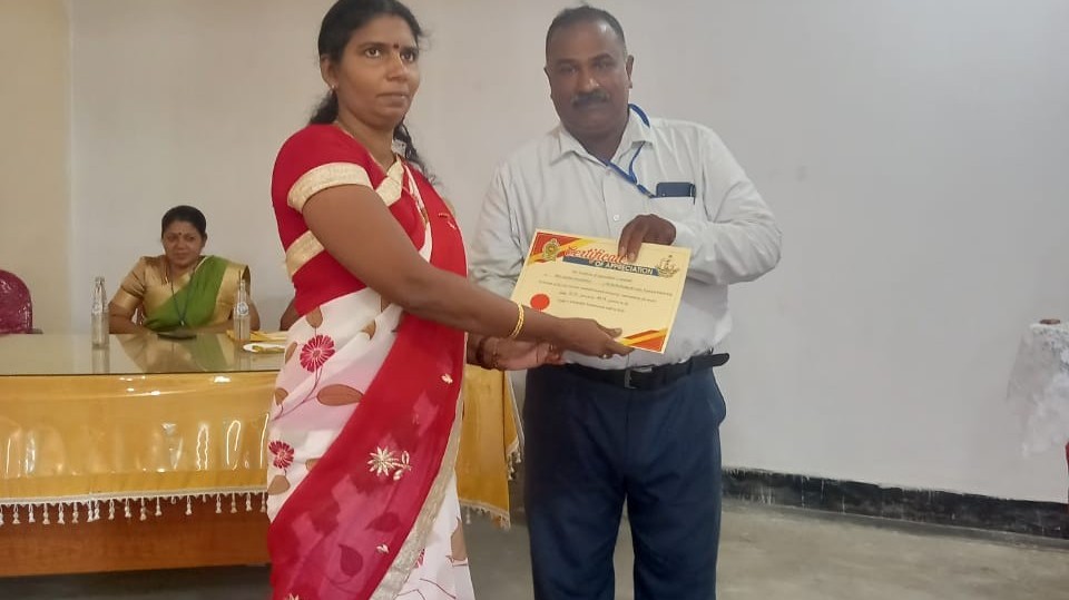 பாராட்டிக் கௌரவிப்பு