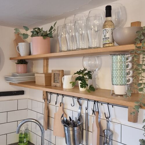 Dog Friendly 2 Bedroom Cottage with Garden In Cheltenham Centre