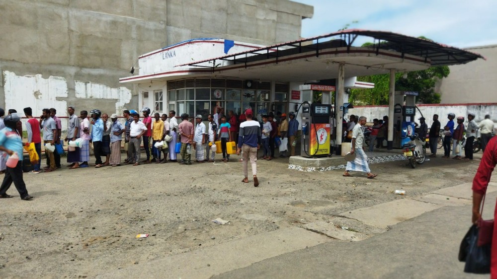 நீண்ட வரிசை