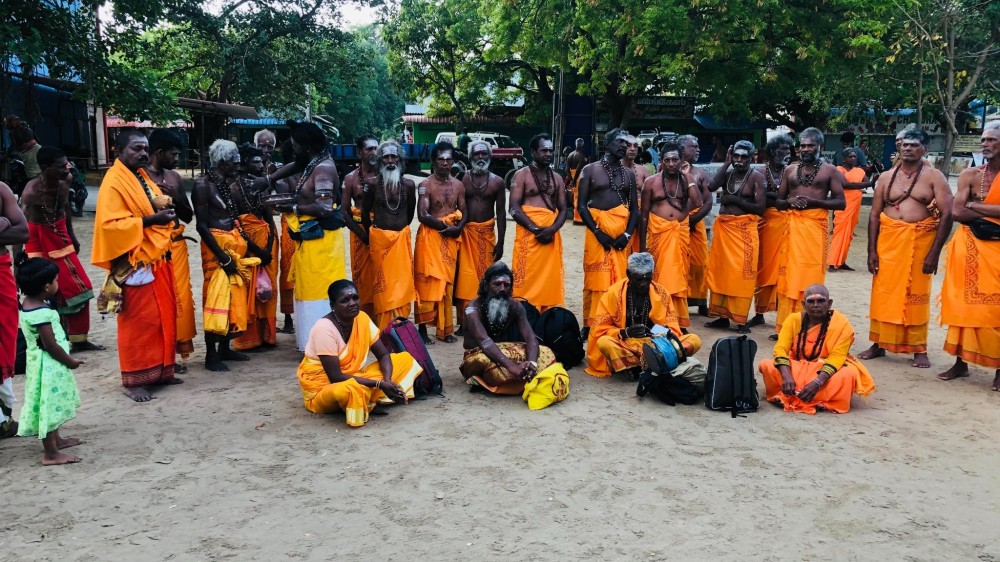 இந்து மதப் பெண் துறவி வீதி விபத்தில் மரணம்