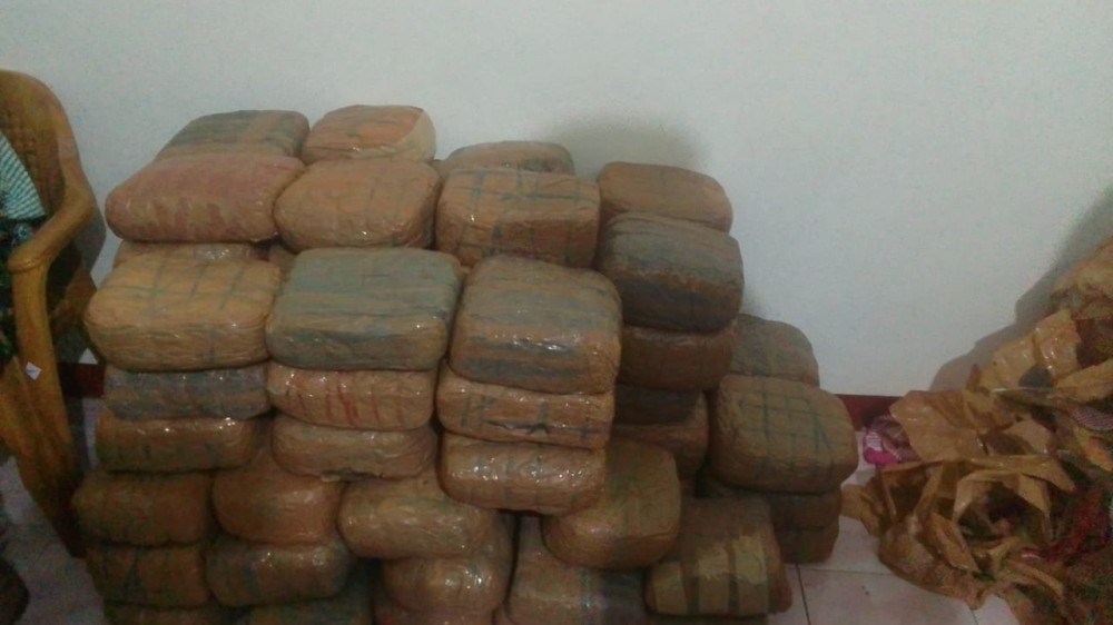 மன்னாரைச் சேர்ந்தவர் கஞ்சாவுடன் மாட்டினார்