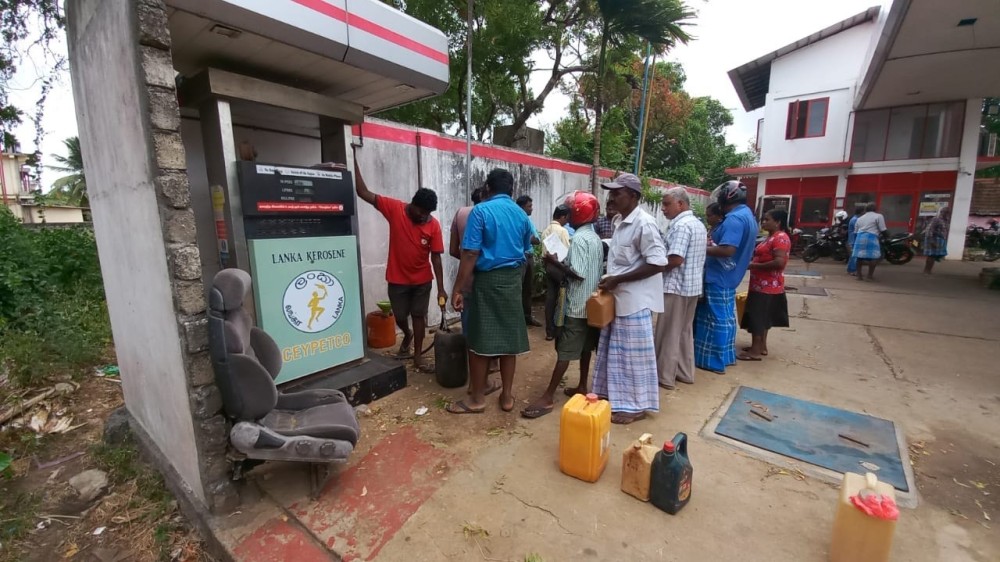 யாழ் விவசாயிகளுக்கு மண்ணெண்ணை விநியோகம்