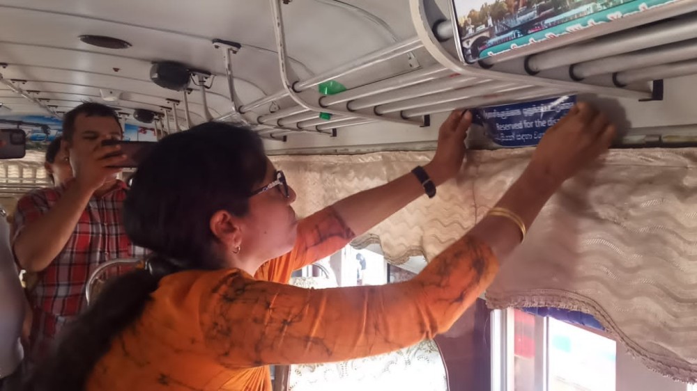 போக்குவரத்தில் மாற்றுத்திறனாளிகளுக்கு ஆசன ஒதுக்கீடு  - தேனீ அமைப்பு