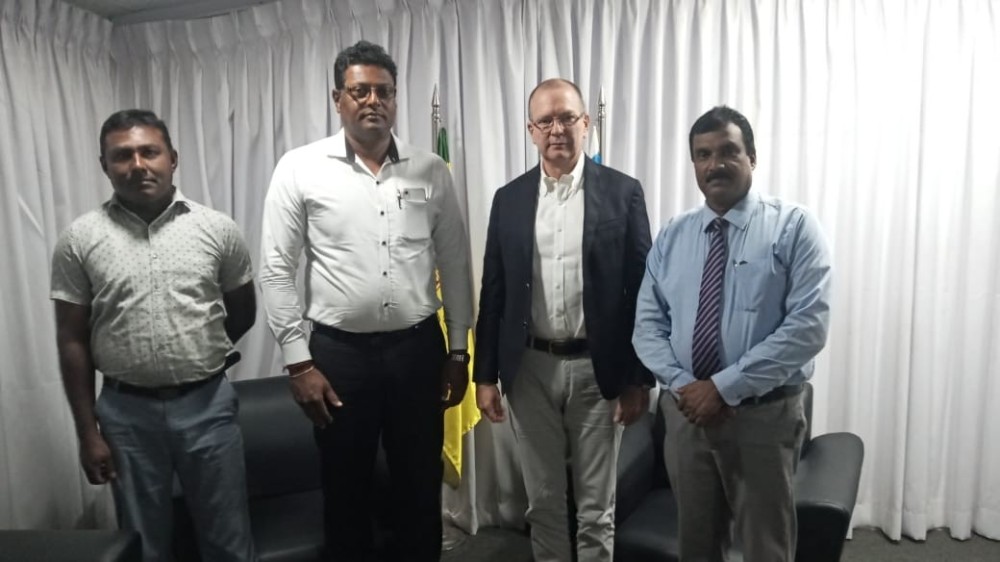 யாழ் முதல்வரும் கனடிய தூதுவரும் சந்திப்பு