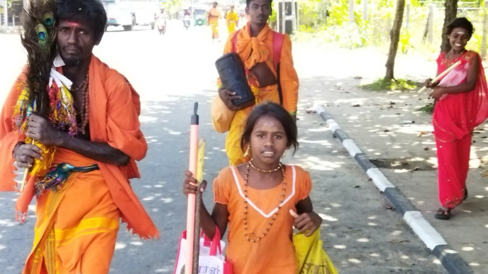 கதிர்காம பக்தர்கள் பாத யாத்திரை