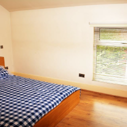 4 Bedroom Terraced for Rent