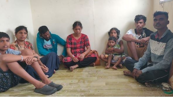 யாழ். மாவட்டத்தை சேர்ந்த மேலும் 8 பேர் அகதிகளாக தனுஷ்கோடியை சென்றடைந்துள்ளனர்.