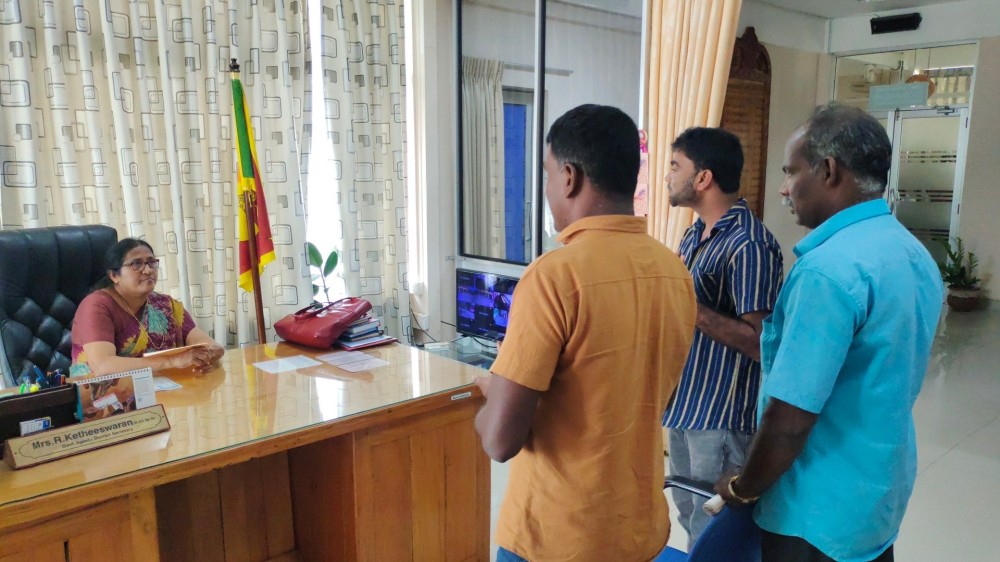 தனியார் பஸ்களுக்கு எரிபொருள் வினியோகிக்கத் தயங்கும் அரச பஸ் சாலைகள்