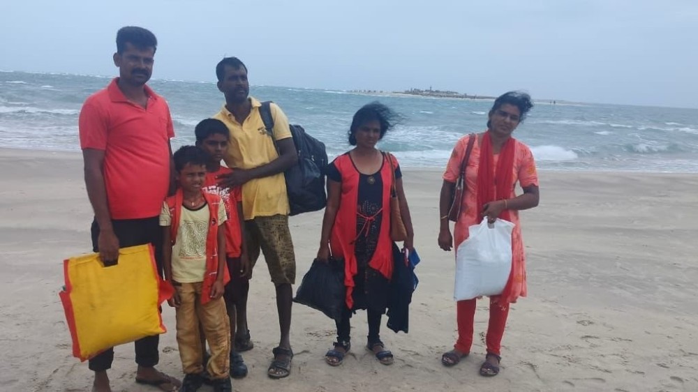 இலங்கை தமிழர்கள்  6 பேர்  அகதிகளாக  தஞ்சம்