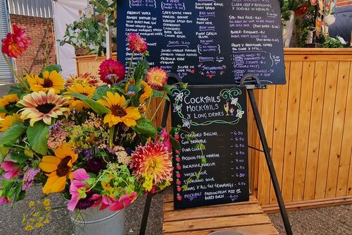Gallery | Jolly Hucksters Mobile Bar Company | mobile bar Hertfordshire/mobile bar Buckinghamshire/mobile bar Hertfordshire/Wedding bar Buckinghamshire | wedding bar Hertfordshire | Real ale events bar /corporate events Hertfordshire/party bars Buckinghamshire/charity event bars