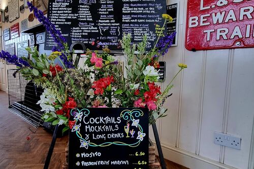 Gallery | Jolly Hucksters Mobile Bar Company | mobile bar Hertfordshire/mobile bar Buckinghamshire/mobile bar Hertfordshire/Wedding bar Buckinghamshire | wedding bar Hertfordshire | Real ale events bar /corporate events Hertfordshire/party bars Buckinghamshire/charity event bars