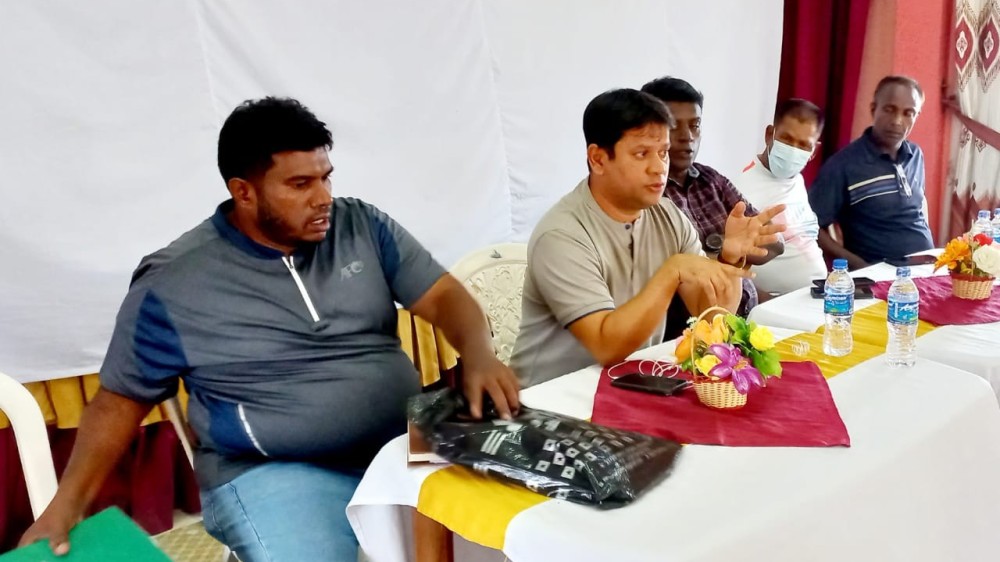 கிளிநொச்சி மாவட்ட காற்பந்து லீக்கின் நிர்வாக சீர்கேடுகளை சீர் செய்ய இலங்கை காற்பந்து சம்மேளனத்தின் தலைவர் நேரடி வருகை