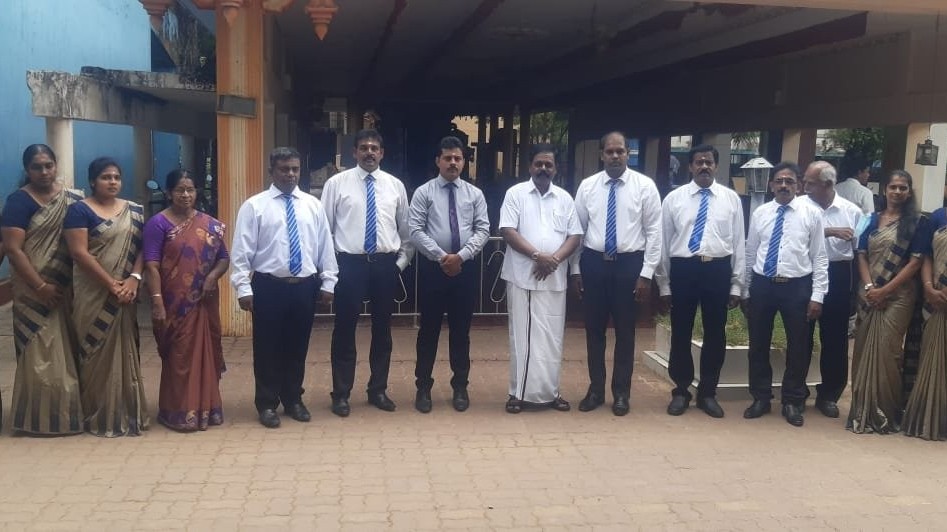 யாழ்ப்பாணம் இந்துக் கல்லூரியின் அதிபர் காரியாலயம் நேற்று  திங்கள் கிழமை திறந்து வைக்கப்பட்டது