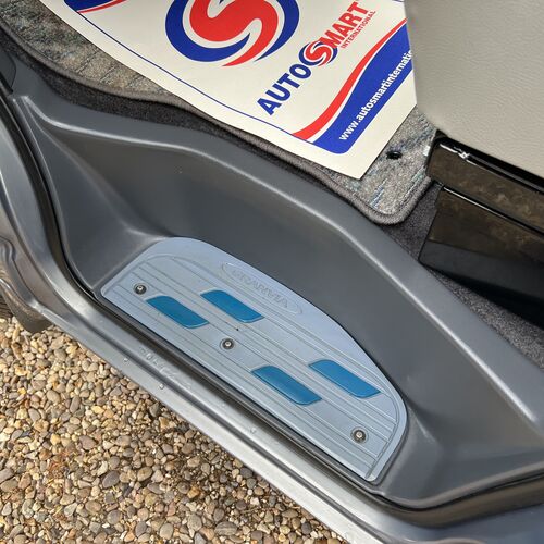 Toyota Granvia 3.0TD 4WD Auto Camper Van 4 Berth PRO Conversion 1996 Silver