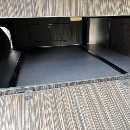 Toyota Granvia 3.0TD 4WD Auto Camper Van 4 Berth PRO Conversion 1996 Silver