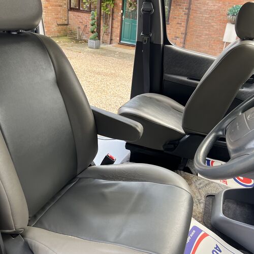 Toyota Granvia 3.0TD 4WD Auto Camper Van 4 Berth PRO Conversion 1996 Silver