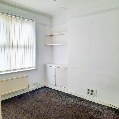4 bed terraced house FOR RENT