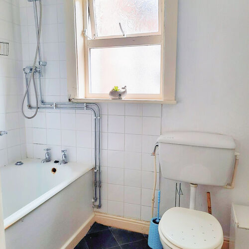 4 bed terraced house FOR RENT