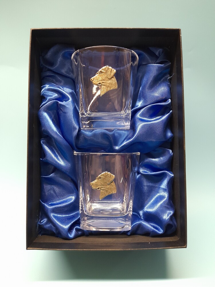 Whisky glasses with embellishments