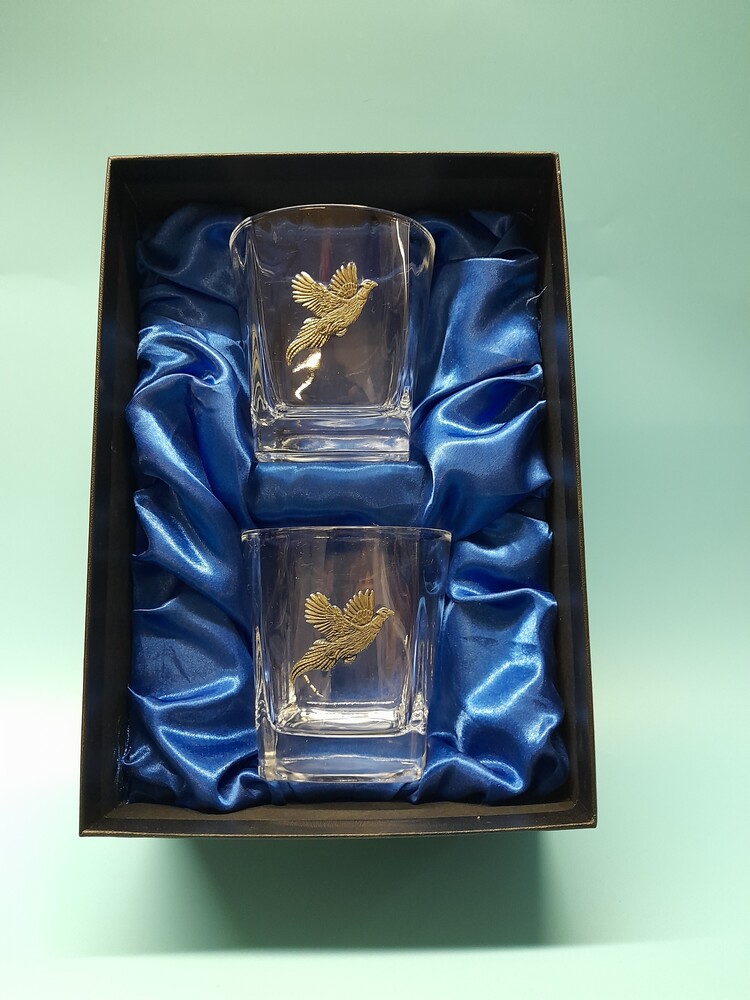 Whisky glasses with embellishments