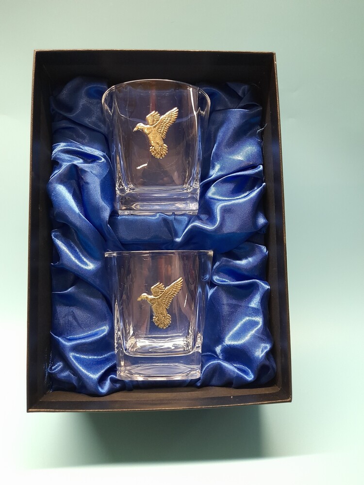 Whisky glasses with embellishments