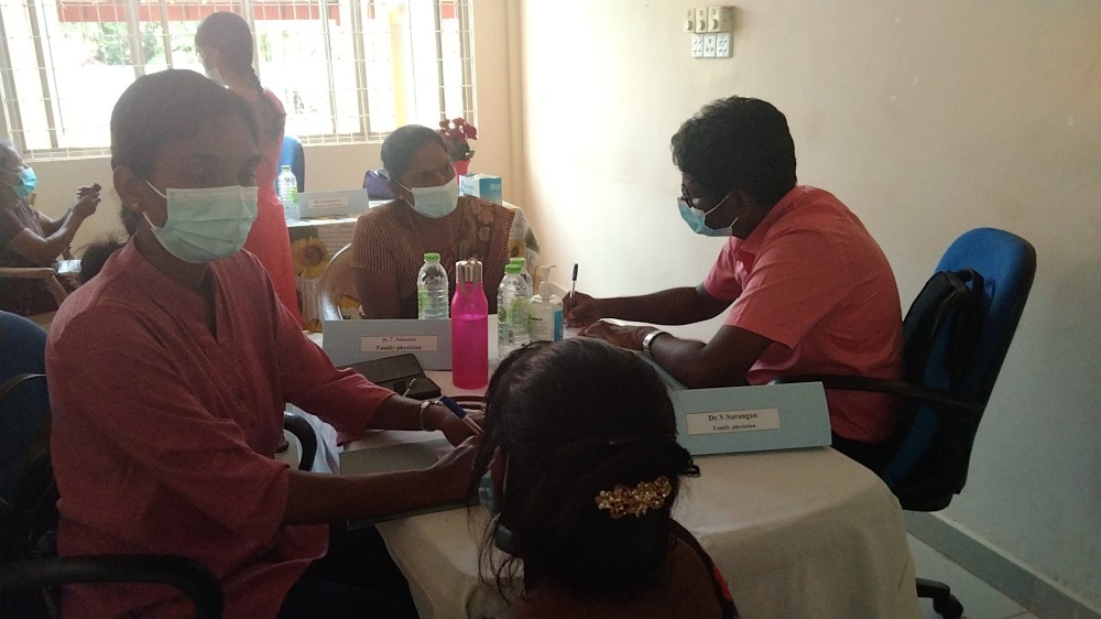 யாழ் மருத்துவபீடமும் இங்கிலாந்தின் பேமிகன் (Birmingham) பல்கலைக்கழகமும் இணைந்த  மருத்துவ முகாம்