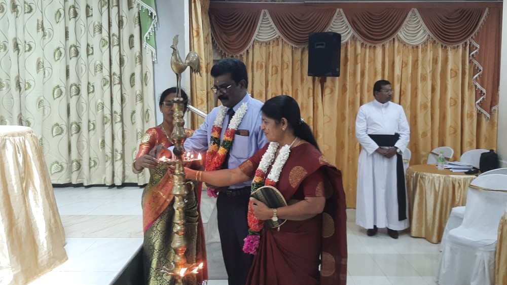 சேவை நலன் பாராட்டு விழாவும் 'பத்தியின் பாதையில்' புத்தக வெளியீடும்