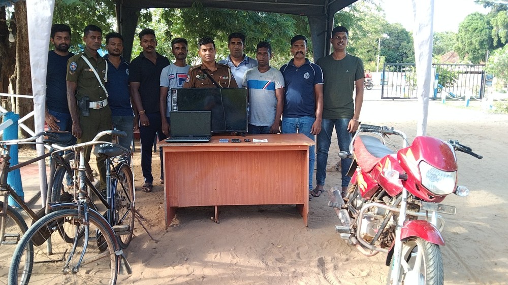 பல திருட்டுச் சம்பவங்களுடன் தொடர்பான நால்வர் கைது