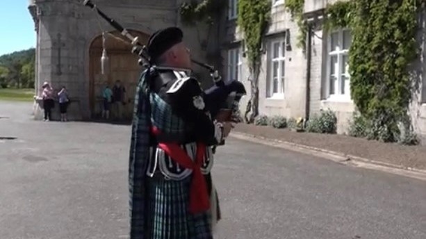 Stuart Liddell playing "Diu Regnare" outside Balmoral Castle for Queen's 2022 Platinum Jubilee