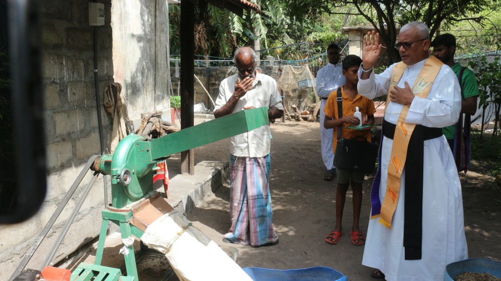 சேதன பசளை தயாரிப்பை ஆரம்பித்தார் அல்போன்ஸ் பீரீஸ்