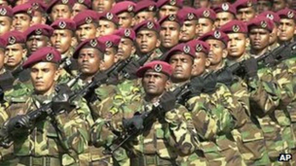 இன்று (22) 25 மாவட்டங்களிலும் பாதுகாப்புக்காக முப்படையினரையும் இறக்கும் ஜனாதிபதி