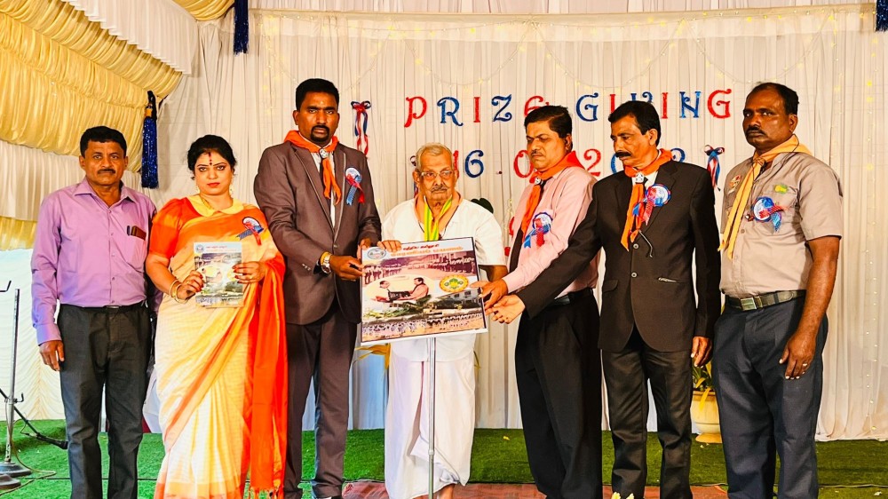 பளை மத்திய கல்லூரியில் "சாரணியப்பயனம்" நூல் வெளியீடு