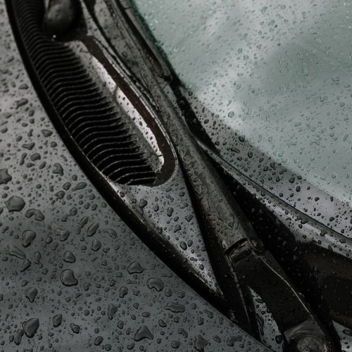 SYRINGES AND WINDSCREEN WIPERS