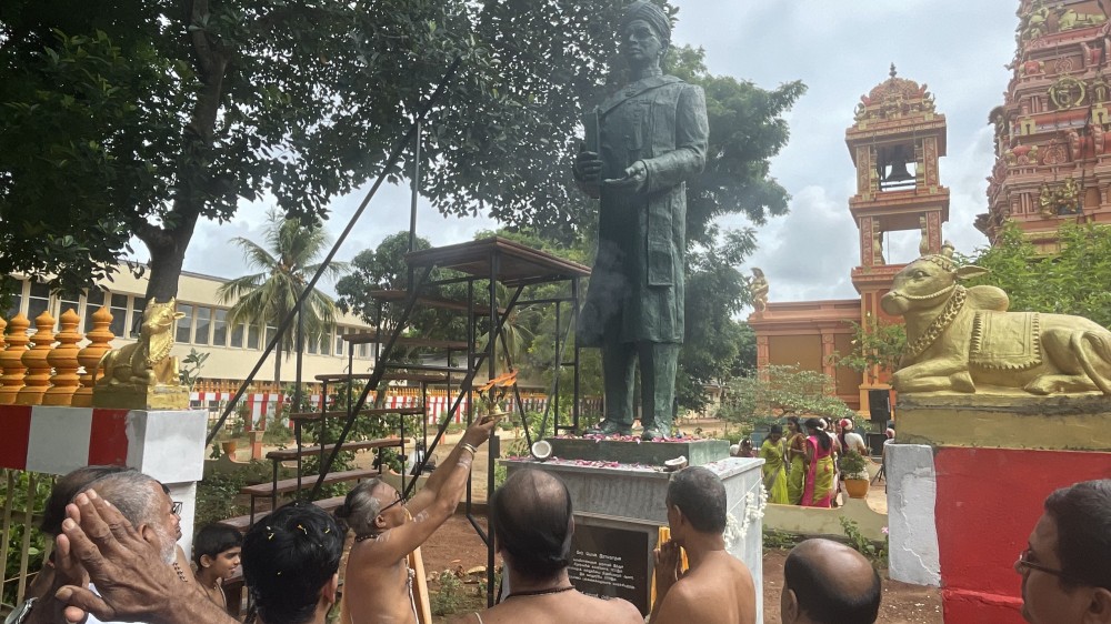 ஆறுமுக நாவலர், சேர். பொன். இராமநாதன் ஆகியோரின் உருவச் சிலைகள் திறப்பு