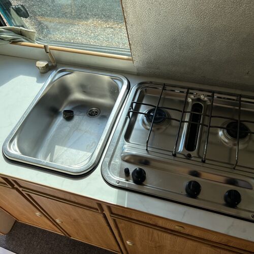 Devon Sunrise Toyota Hiace 2000 model Camper Van 2 Berth 2.4TD Heating/Toilet