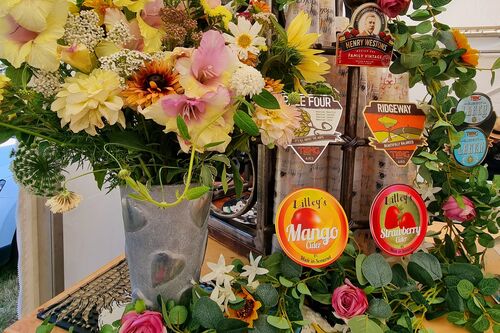Gallery | Jolly Hucksters Mobile Bar Company | mobile bar Hertfordshire/mobile bar Buckinghamshire/mobile bar Hertfordshire/Wedding bar Buckinghamshire | wedding bar Hertfordshire | Real ale events bar /corporate events Hertfordshire/party bars Buckinghamshire/charity event bars