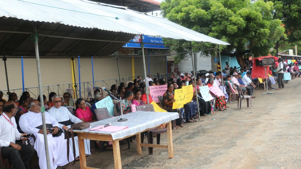 காற்றாலைத் திட்டத்துக்கும் இல்மன்னற் மணல் அகழ்வக்கும் எதிரான போராட்டம்